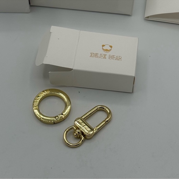 Christian Dior Inlex Bear Keychain Bag
Charm
NWT & Box! - Picture 5 of 13